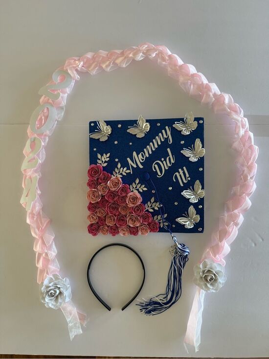 Handmade Graduation Cap Topper “Mommy Did It!” 2024 main image 7